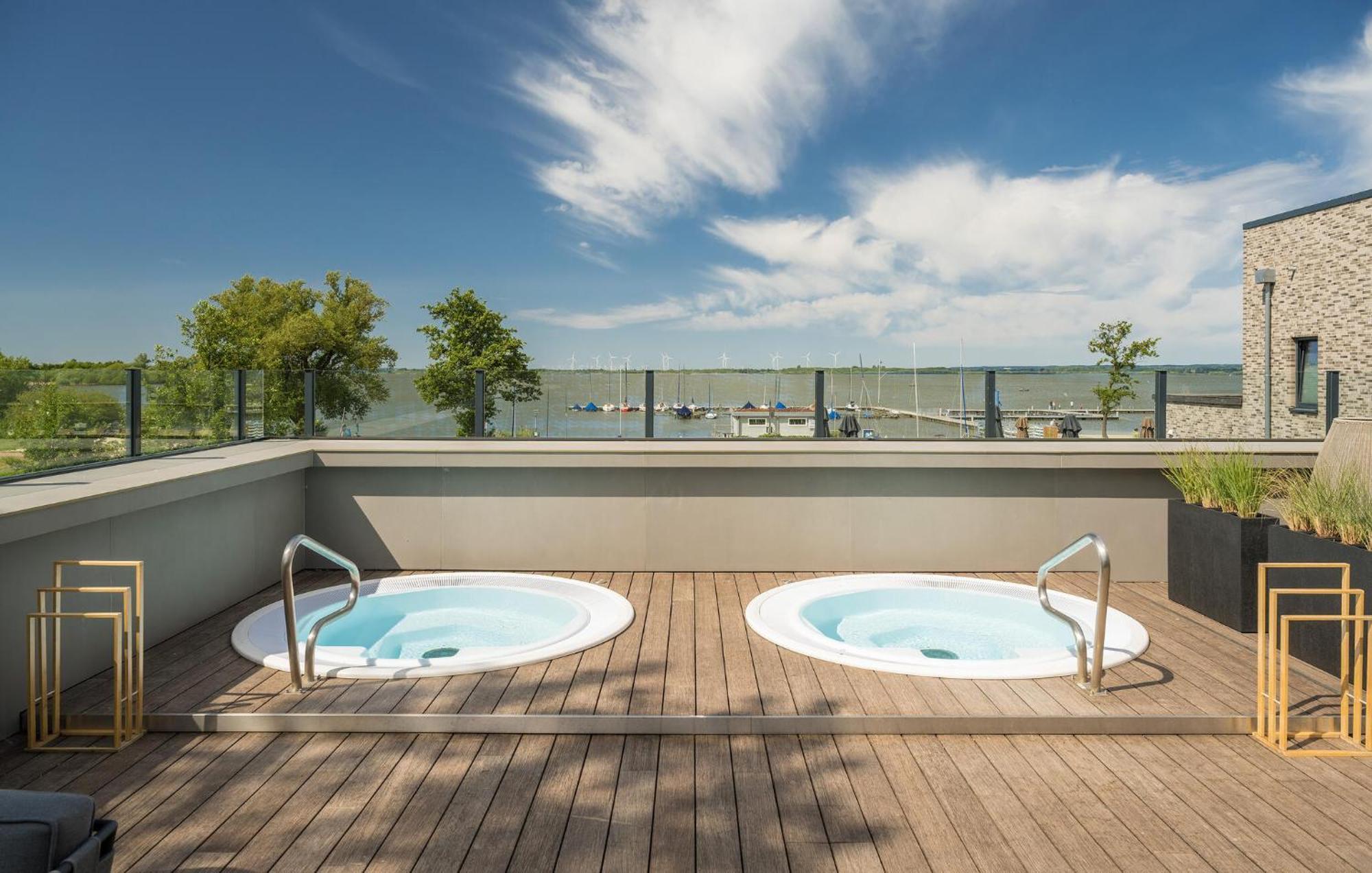 Lovely Apartment In Lembruch-Duemmer See Buitenkant foto